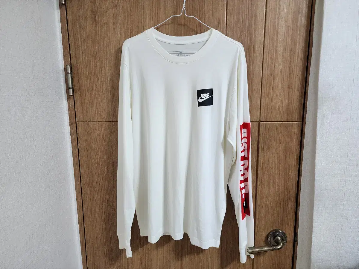 (XL)Nike Round T-shirt