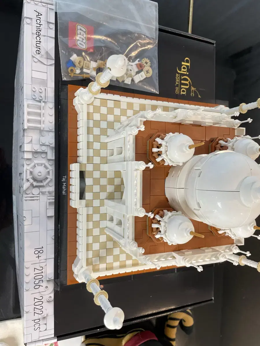 LEGO 21056 Taj Mahal Box Accessories