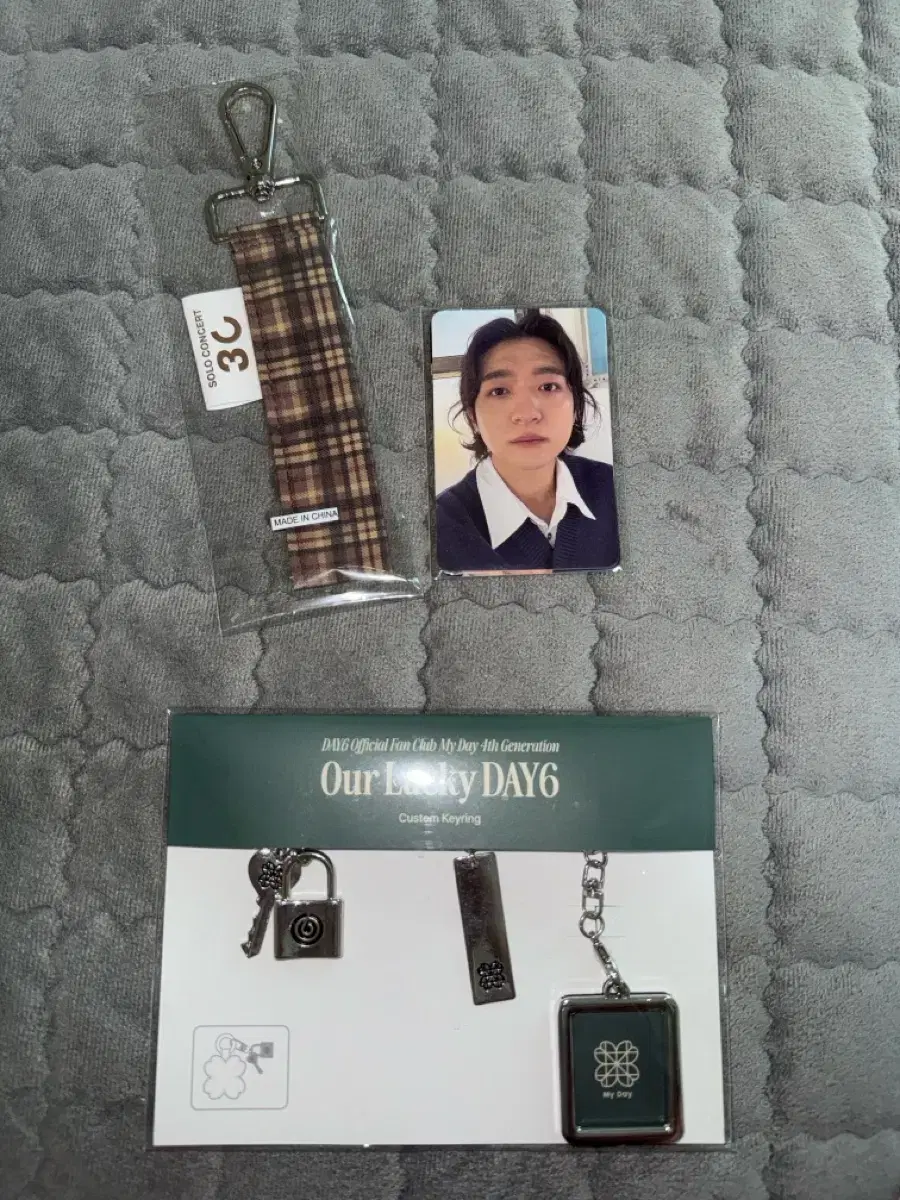 Day 6 Sungjin Sung photocard and 4th keyring