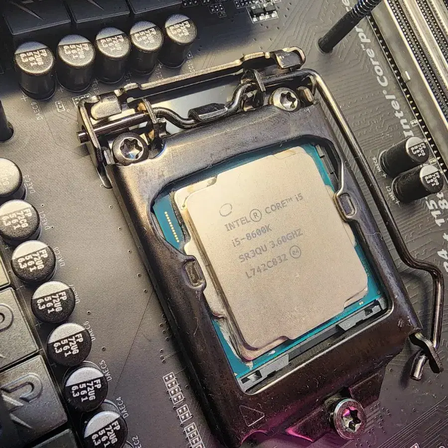 i5-8600k 반본체