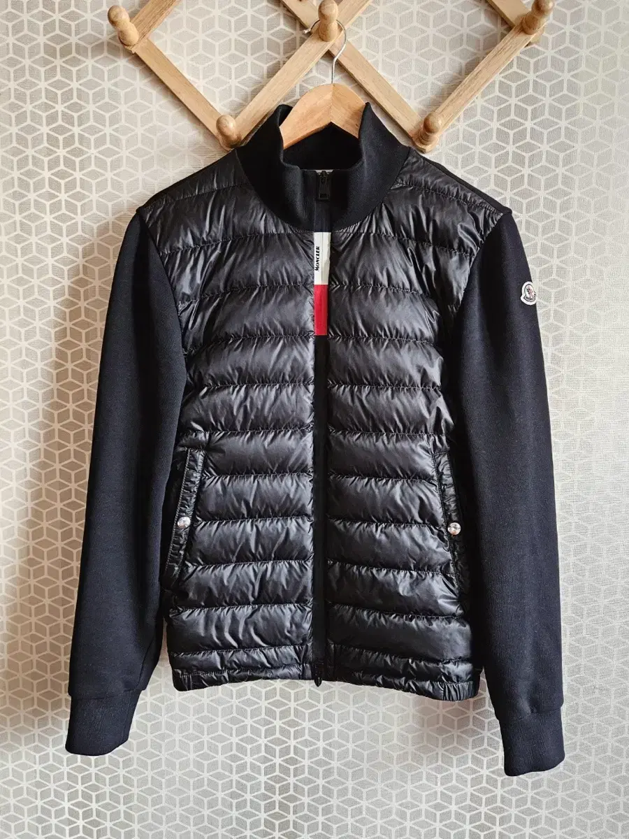 [S] Moncler Waffen Logo Knit Padding