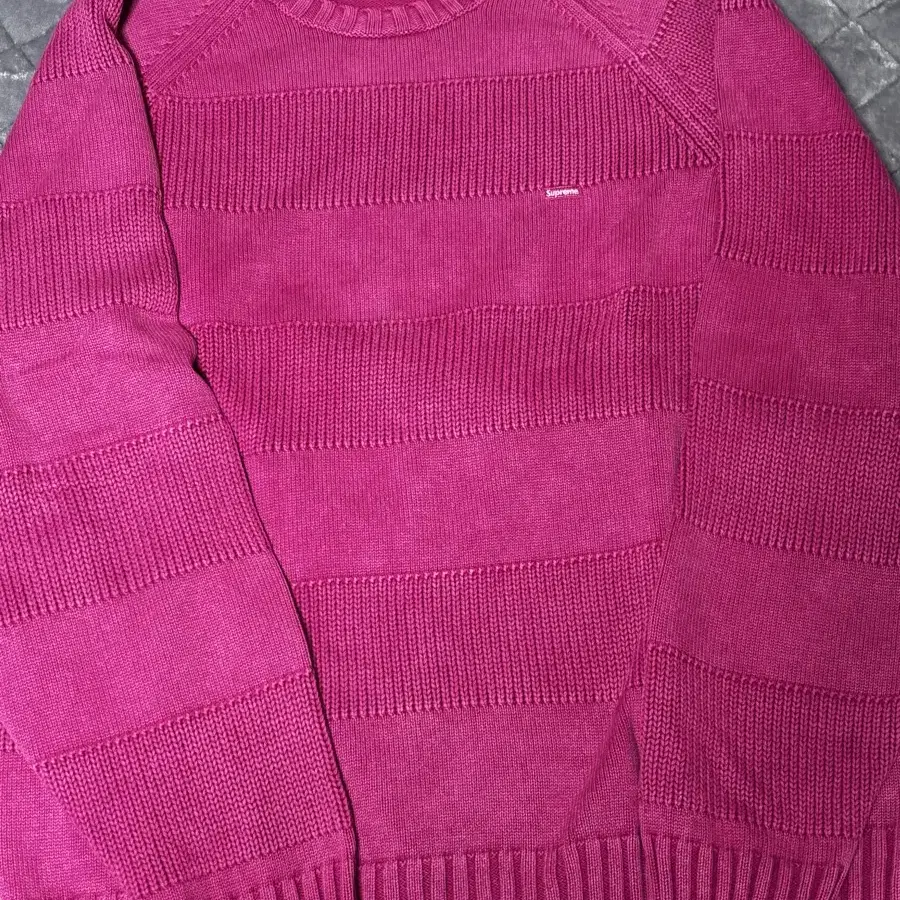 Supreme Small Box Stripe Sweater 23ss