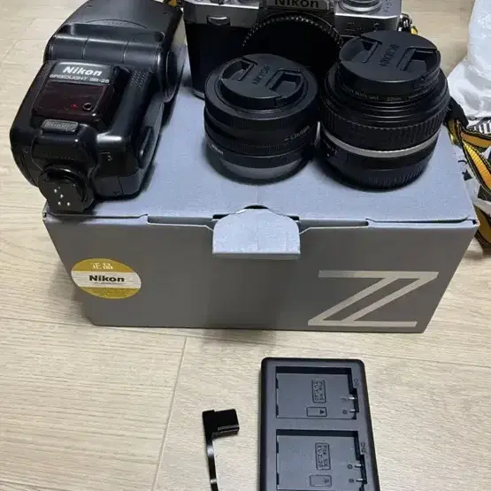 니콘 zfc 1650kit+40se+스피드라이트 팝니다