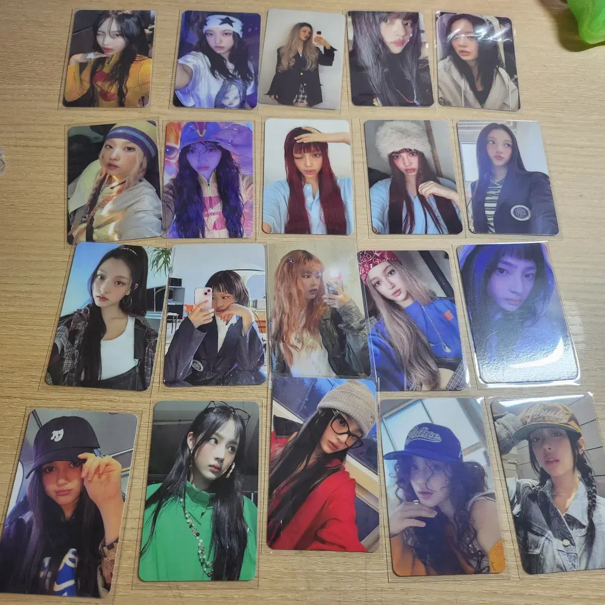 New Jeans photocard minji hani danielle haerin hyein