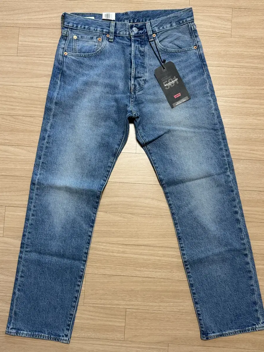 Levi's 501 93 straight mid blue 31/30 new