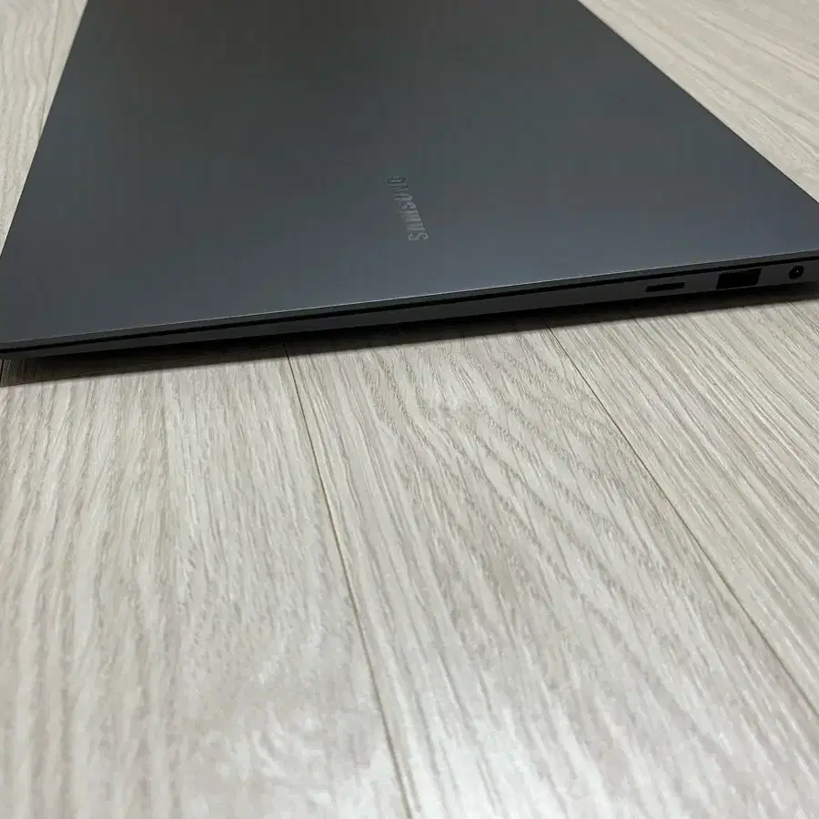 삼성 16인치 갤럭시북3 프로 NT960XFT 750g SSD