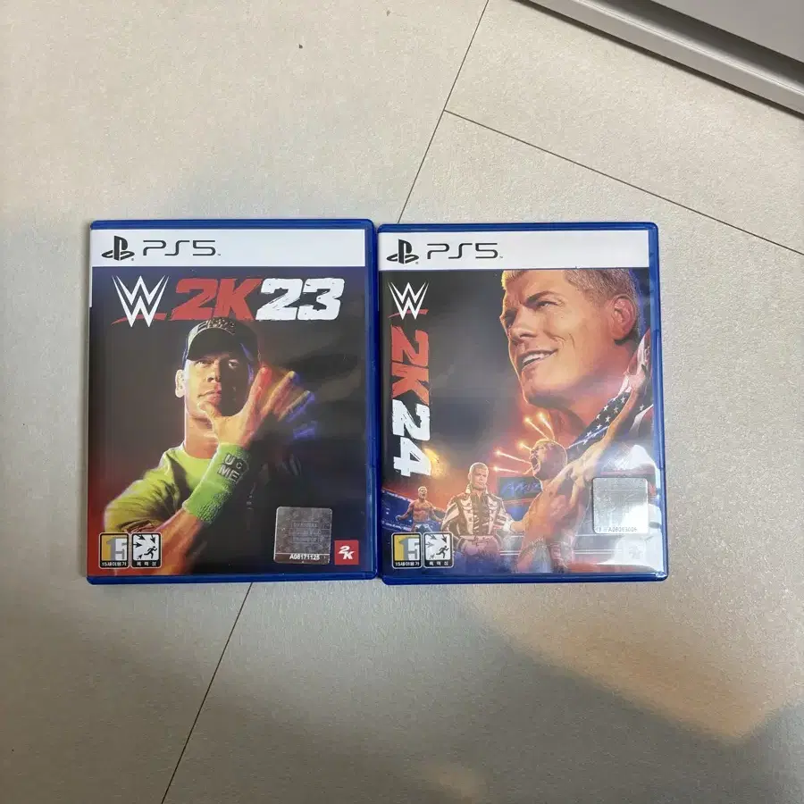 Ps5 wwe 2k23+2k24 게임 cd 판매합니다