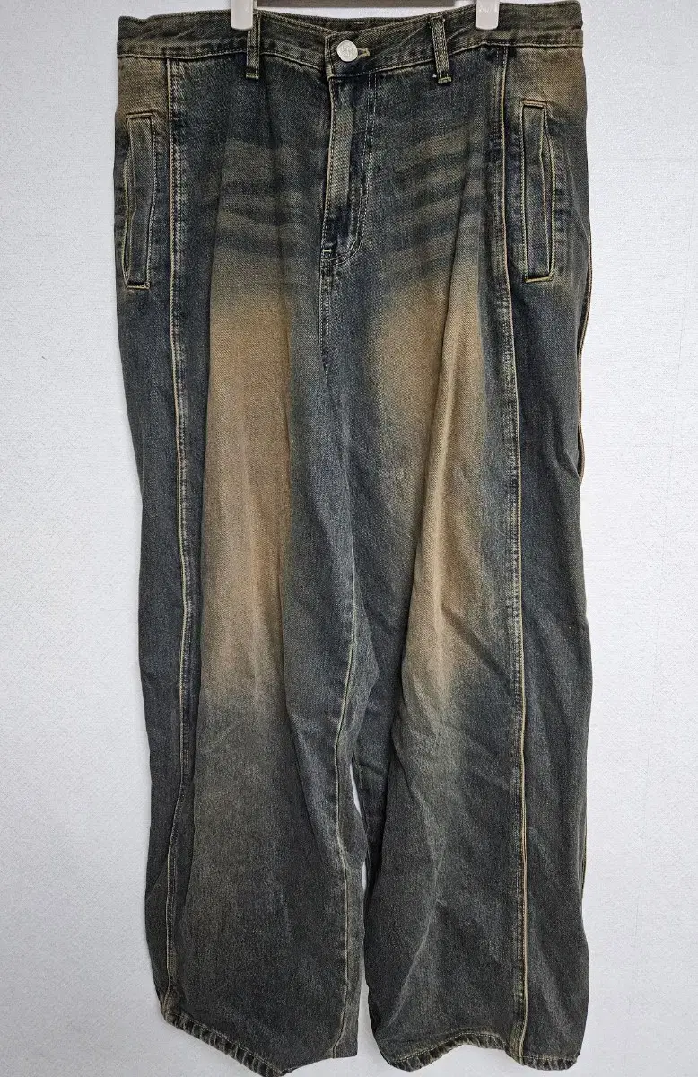 DNSRDyed-in-the-wool mud-washed denim pants