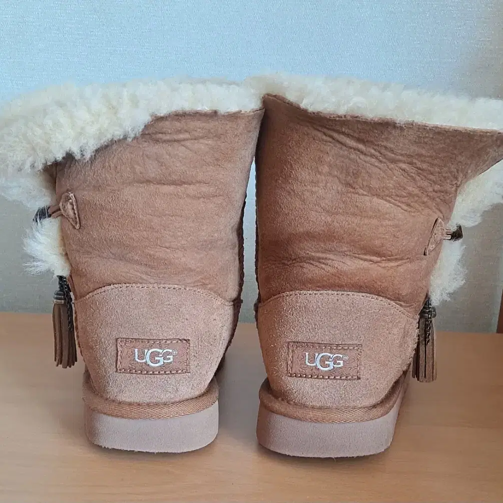 UGG 베일리버튼 어그부츠 225 체스트넛