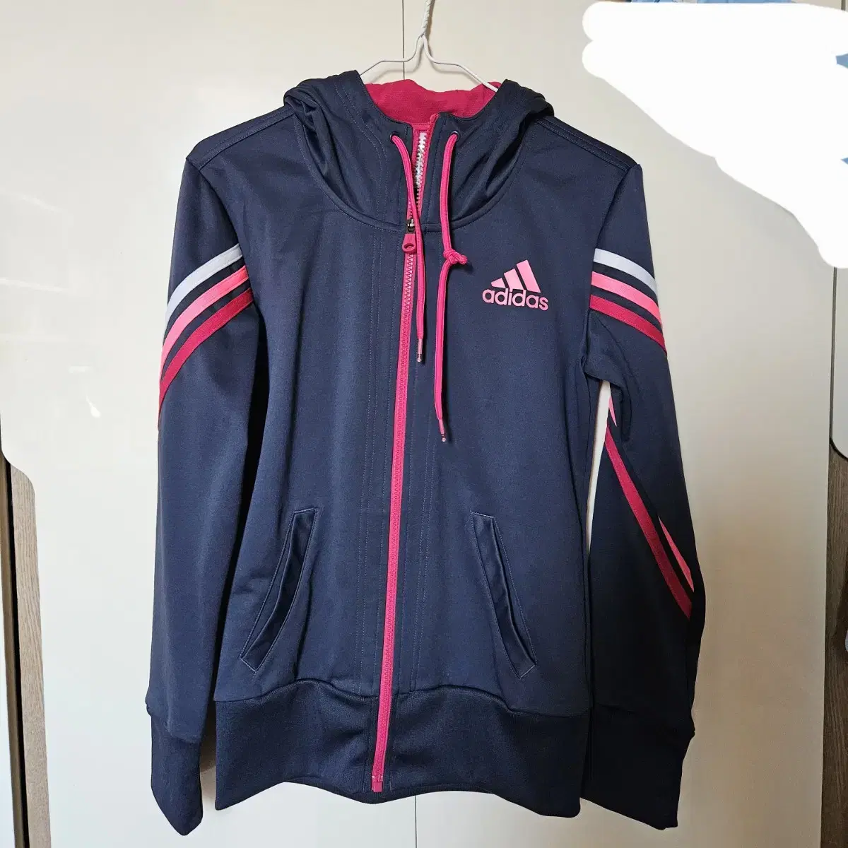 Contactable)Adidas Pink Navy Jersey