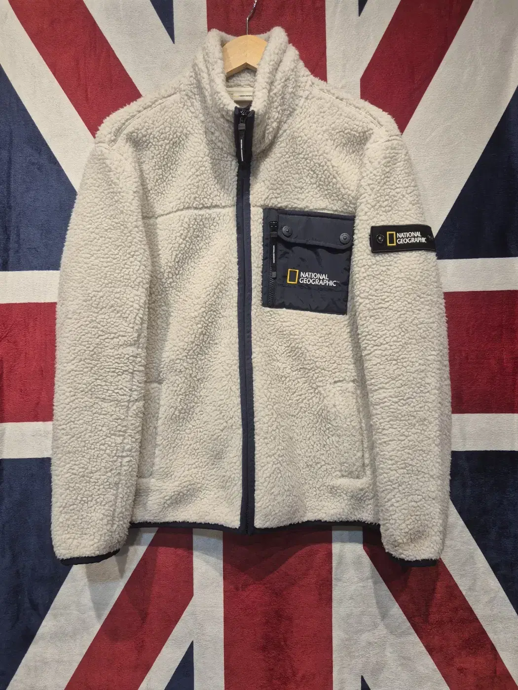 [L] National Geographic Fleece Zip-up Jacket Ivory