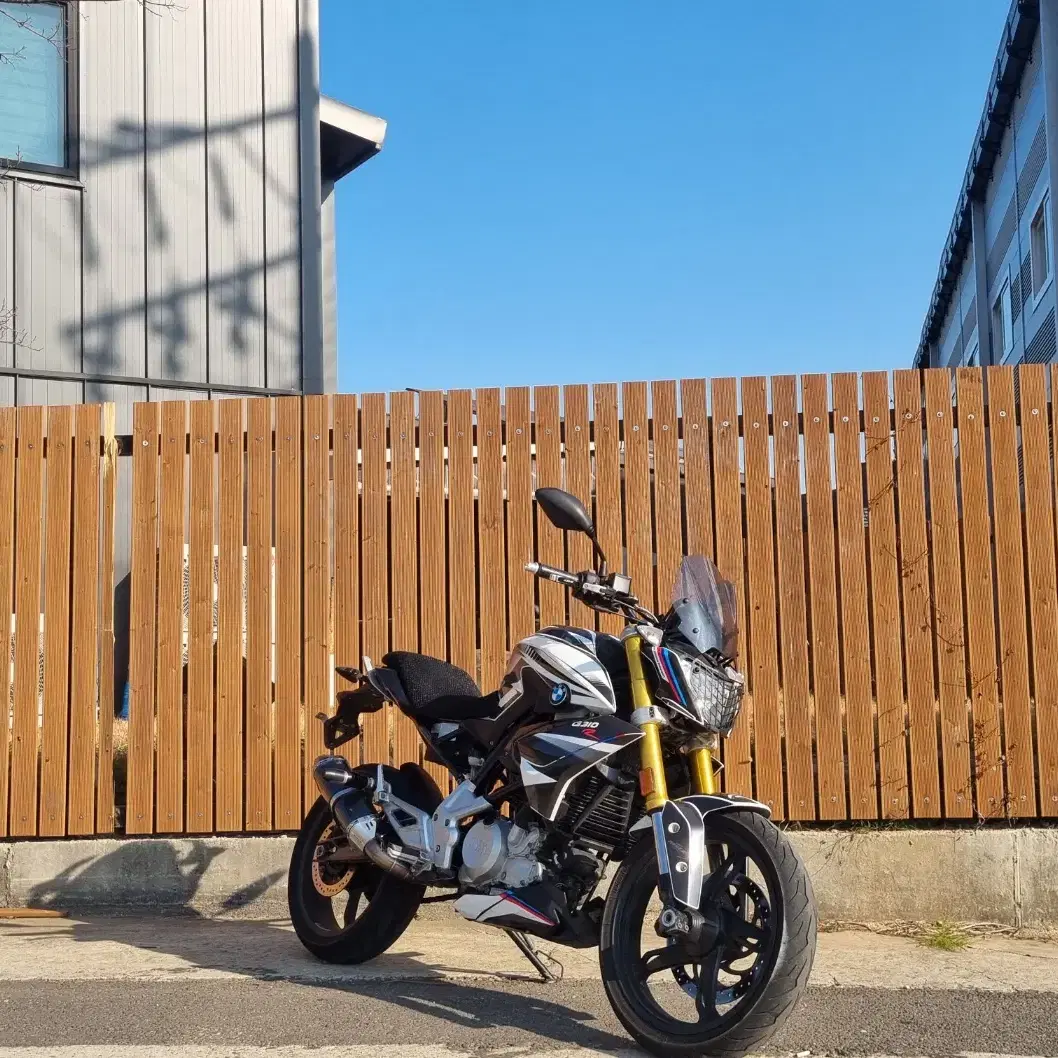 BMW G310R 19년식/짧은키로수/풀튜닝/랩핑차량/신차급/급매