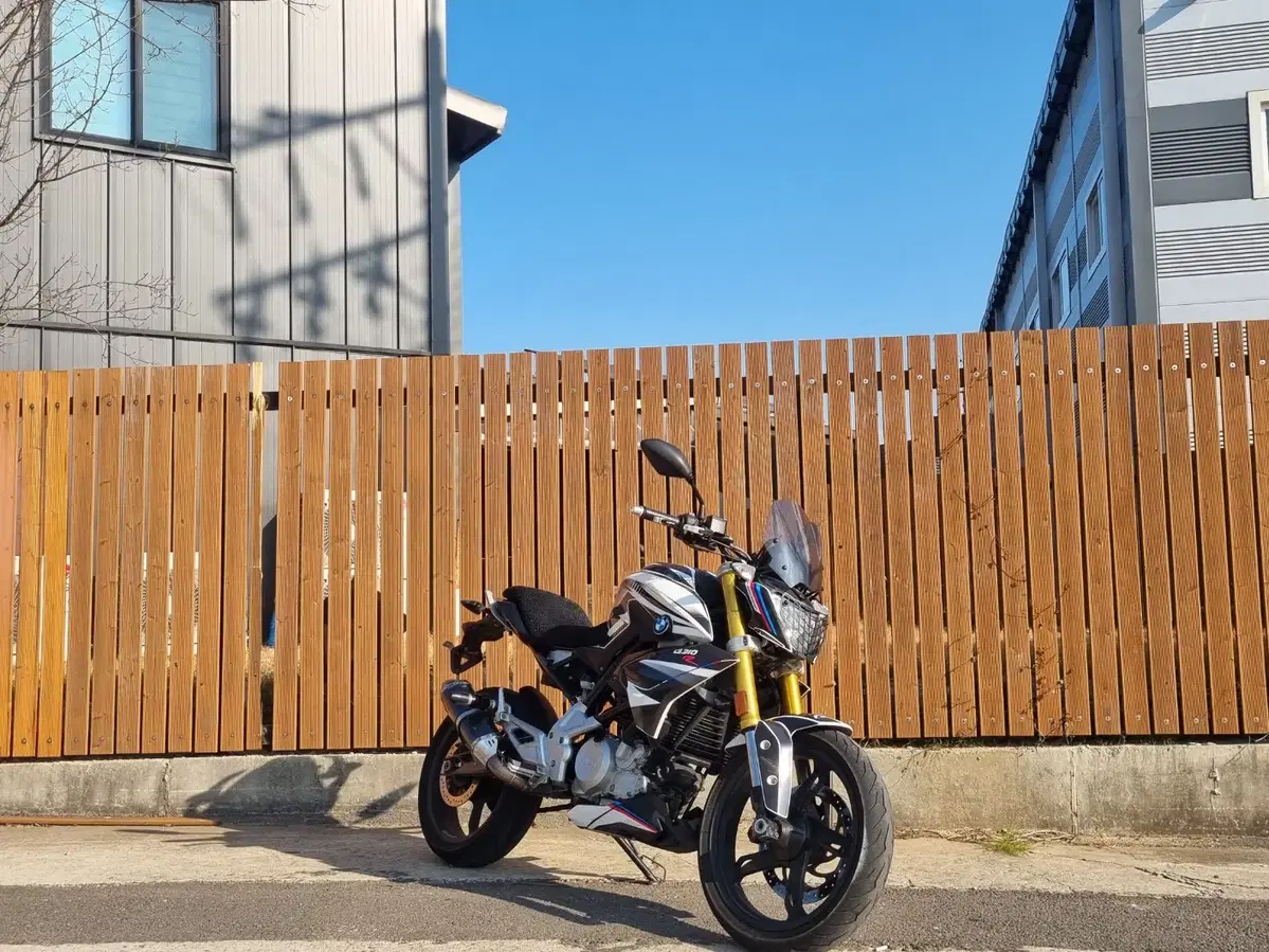 BMW G310R 19년식/짧은키로수/풀튜닝/랩핑차량/신차급/급매