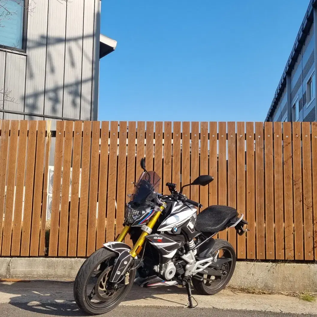 BMW G310R 19년식/짧은키로수/풀튜닝/랩핑차량/신차급/급매