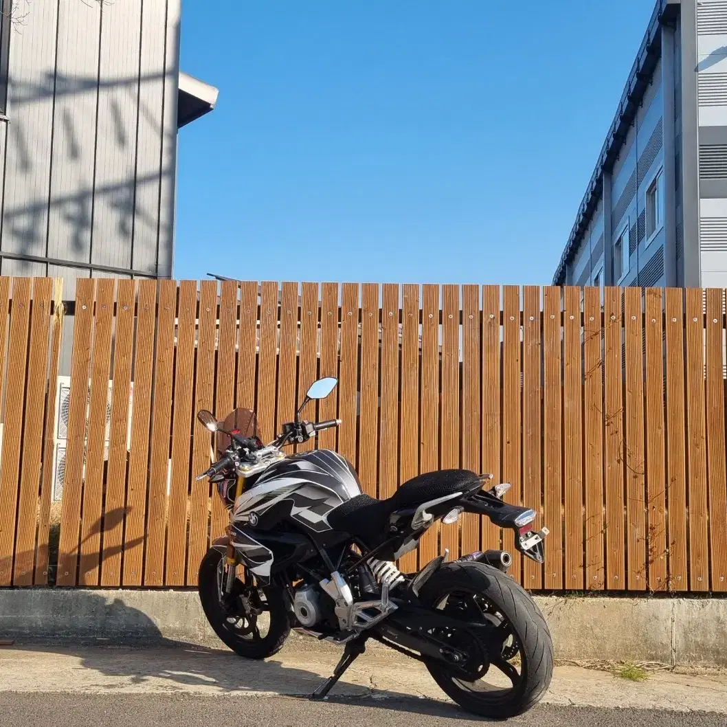 BMW G310R 19년식/짧은키로수/풀튜닝/랩핑차량/신차급/급매