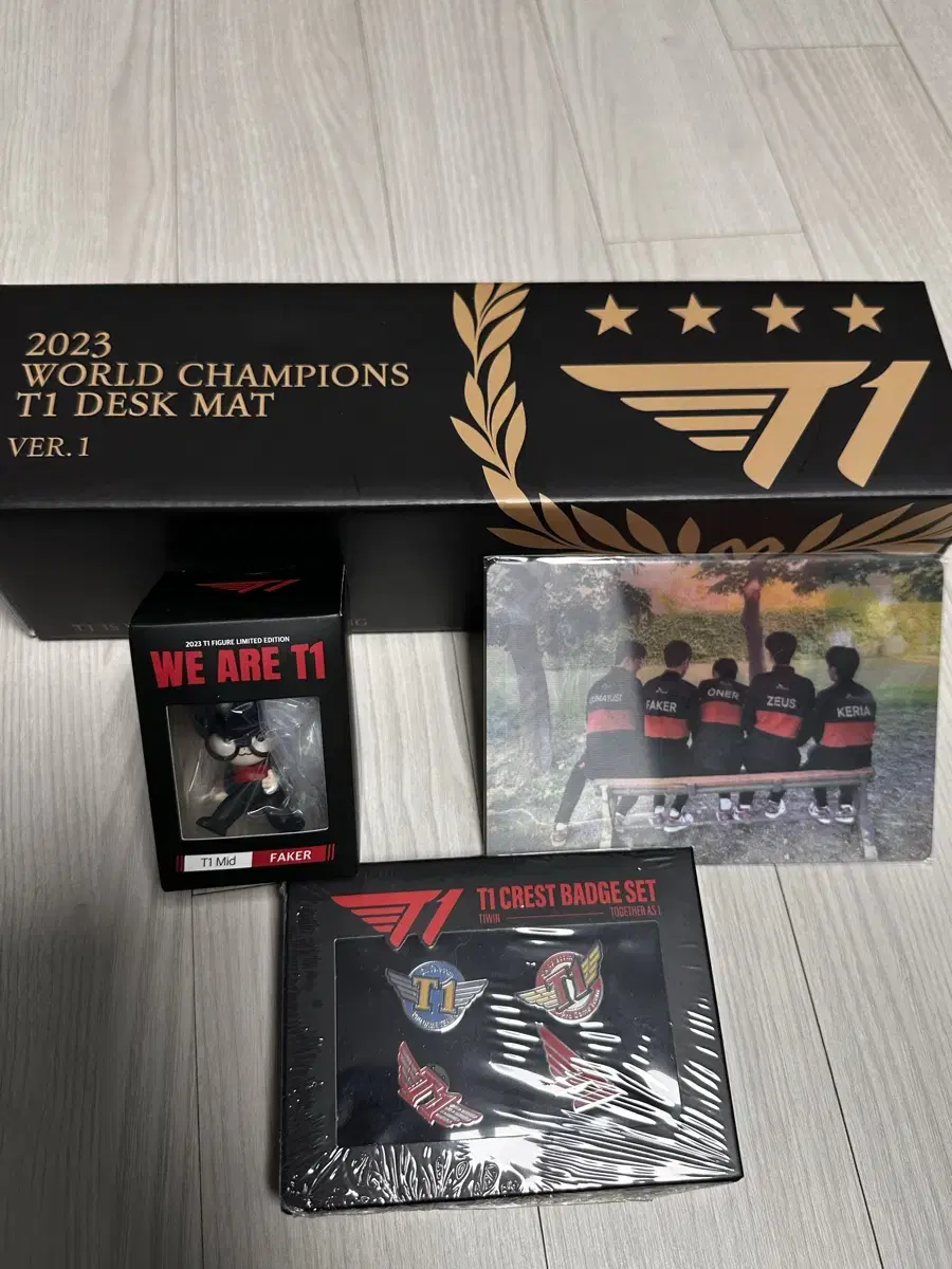 Unsealed)  Fei'er T1 Merchandise