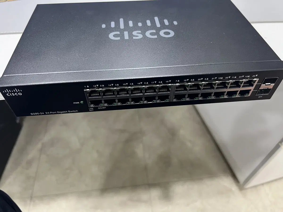 CISCO SG95-24 스위치허브