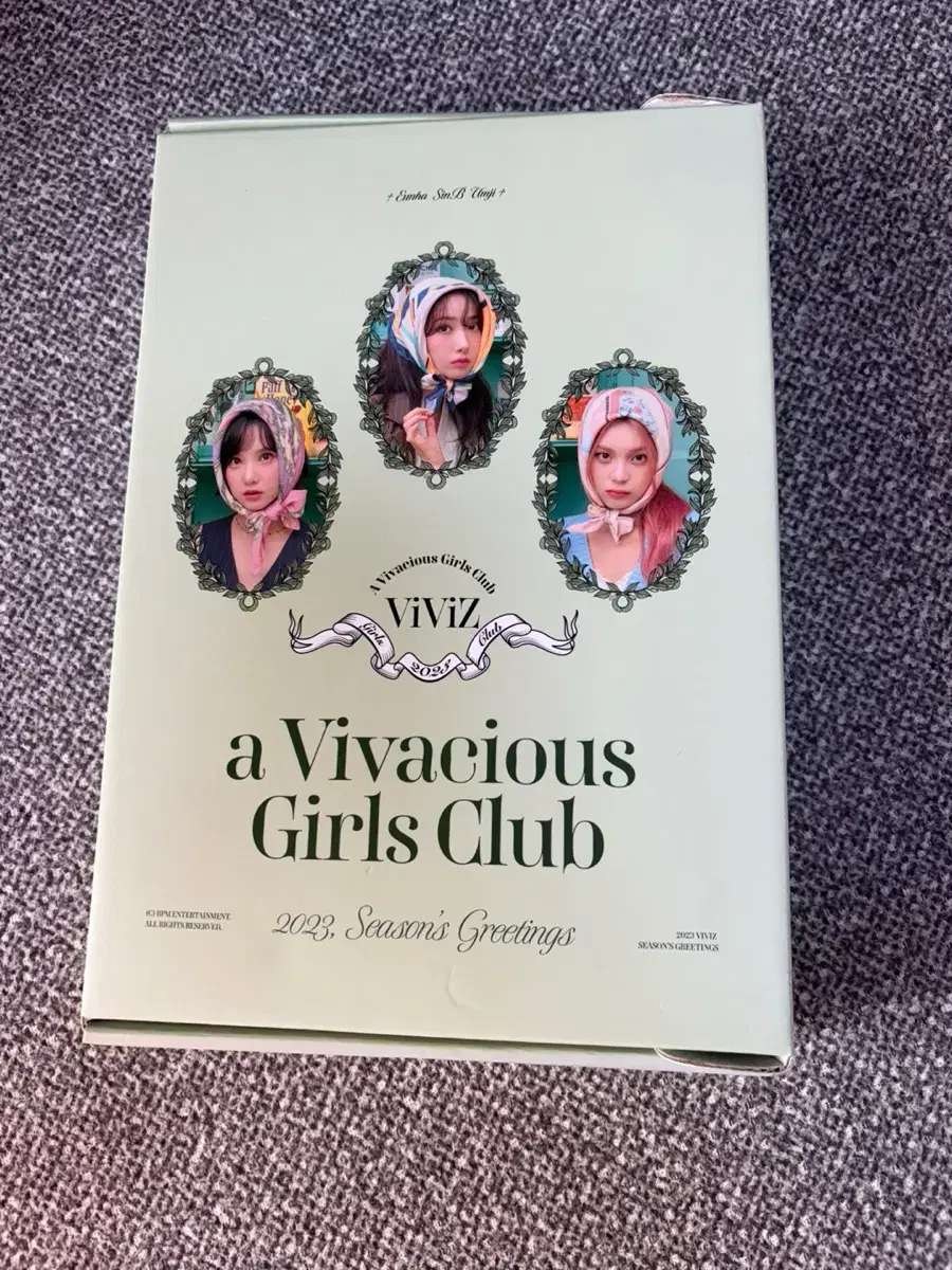 Viviz 2023 season's greetings Sell unsealed