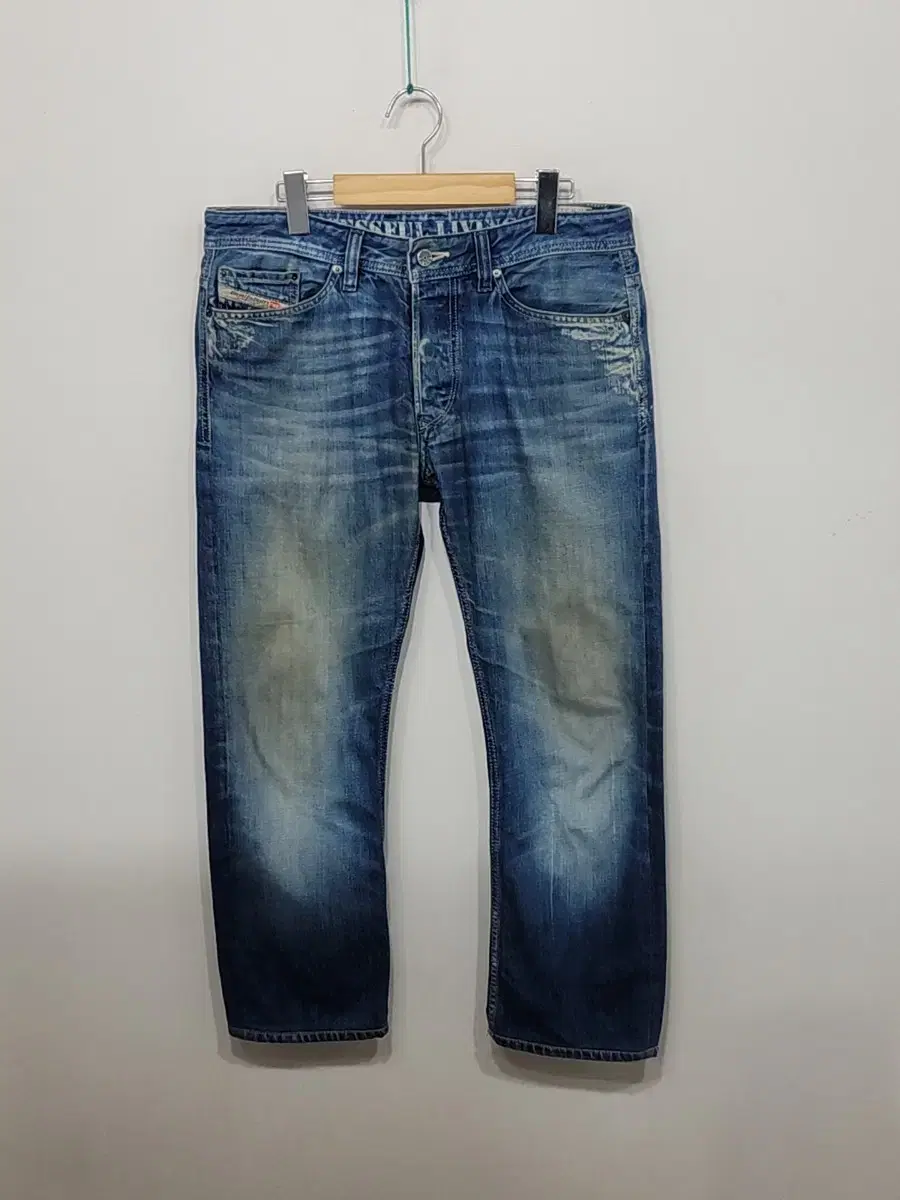 (32) Diesel Biker Jeans Year-Round Denim Pants Italian Edition