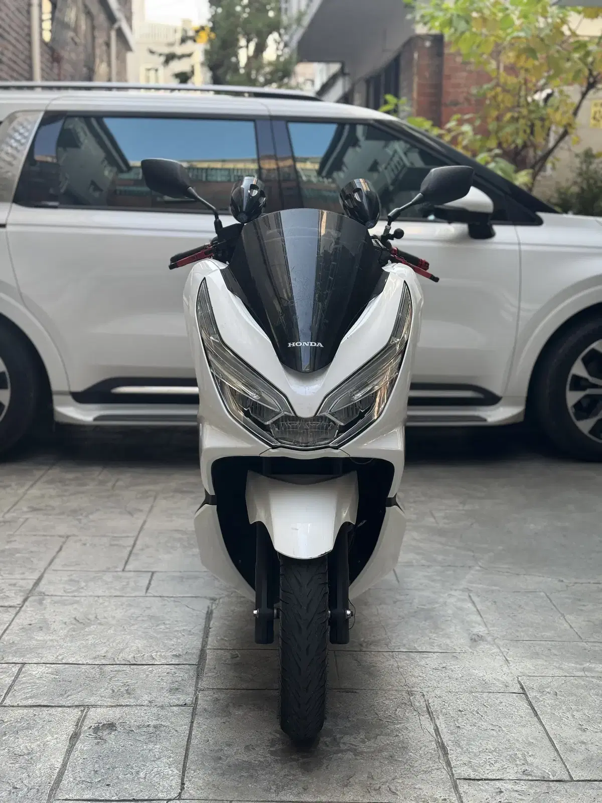 혼다 PCX125CC 2020년식 낮은 키로수 판매합니다.