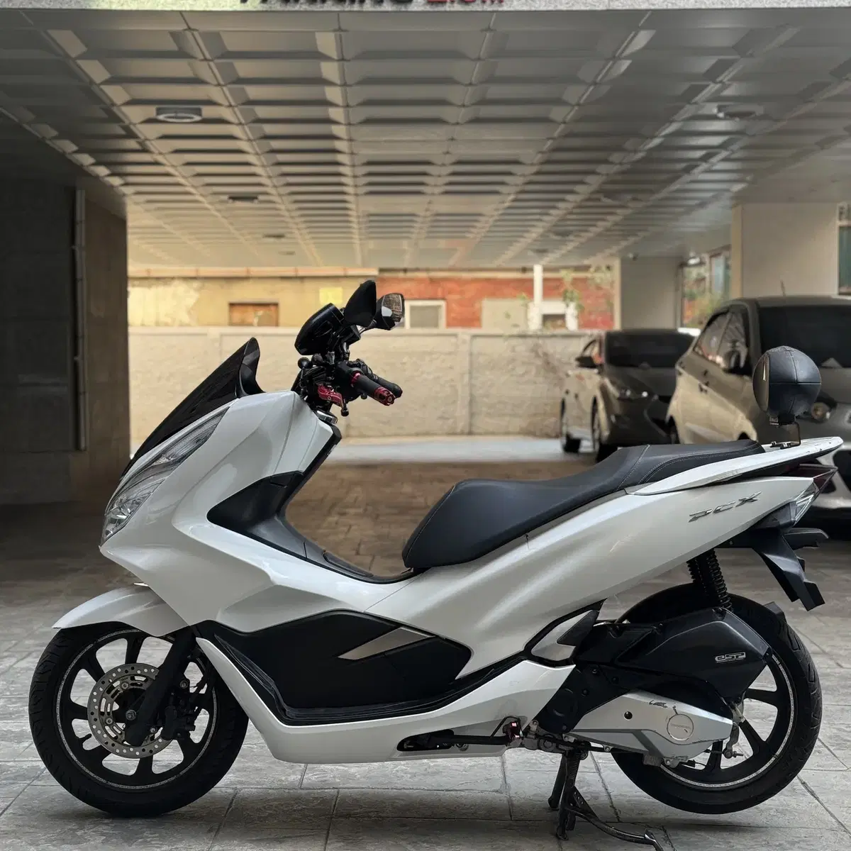 혼다 PCX125CC 2020년식 낮은 키로수 판매합니다.