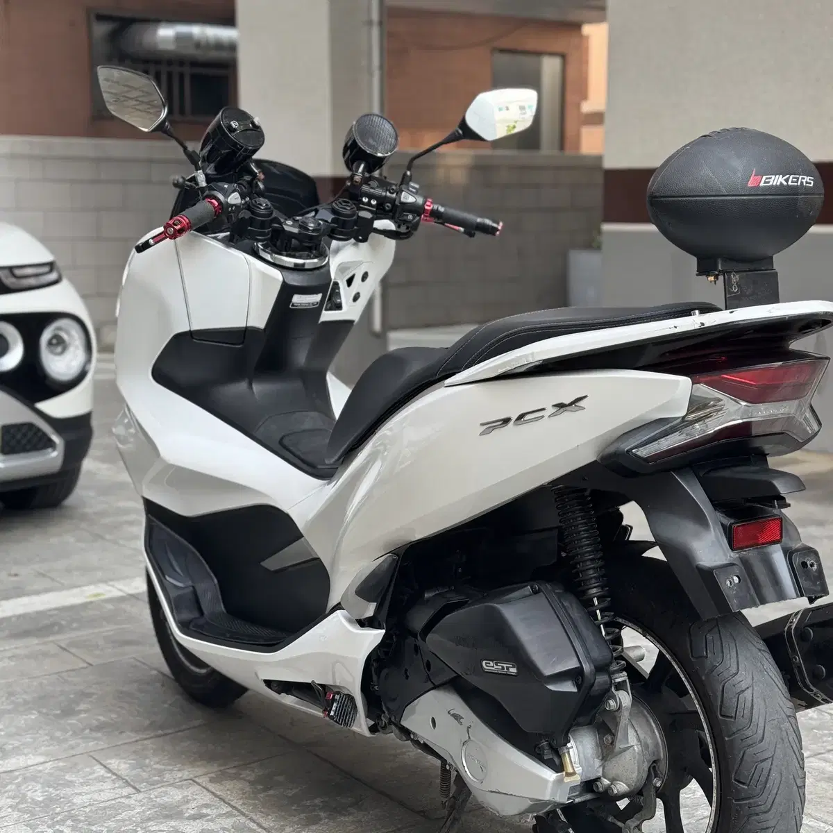 혼다 PCX125CC 2020년식 낮은 키로수 판매합니다.