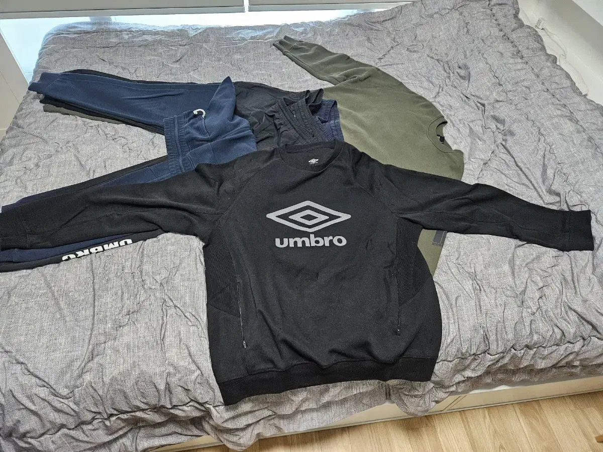 Umbro Man-to-Man, Pants Digging