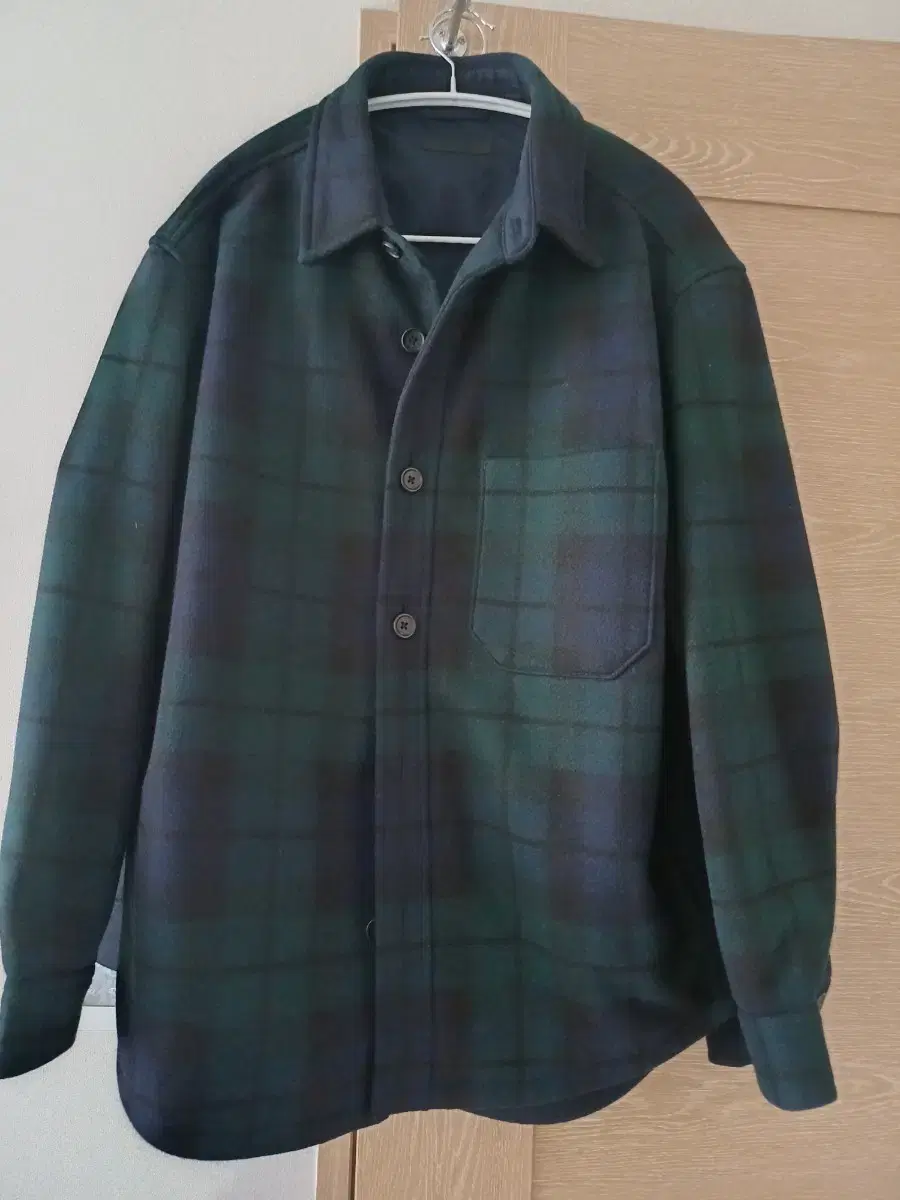 Uniqlo Oversized checked shirt jacket