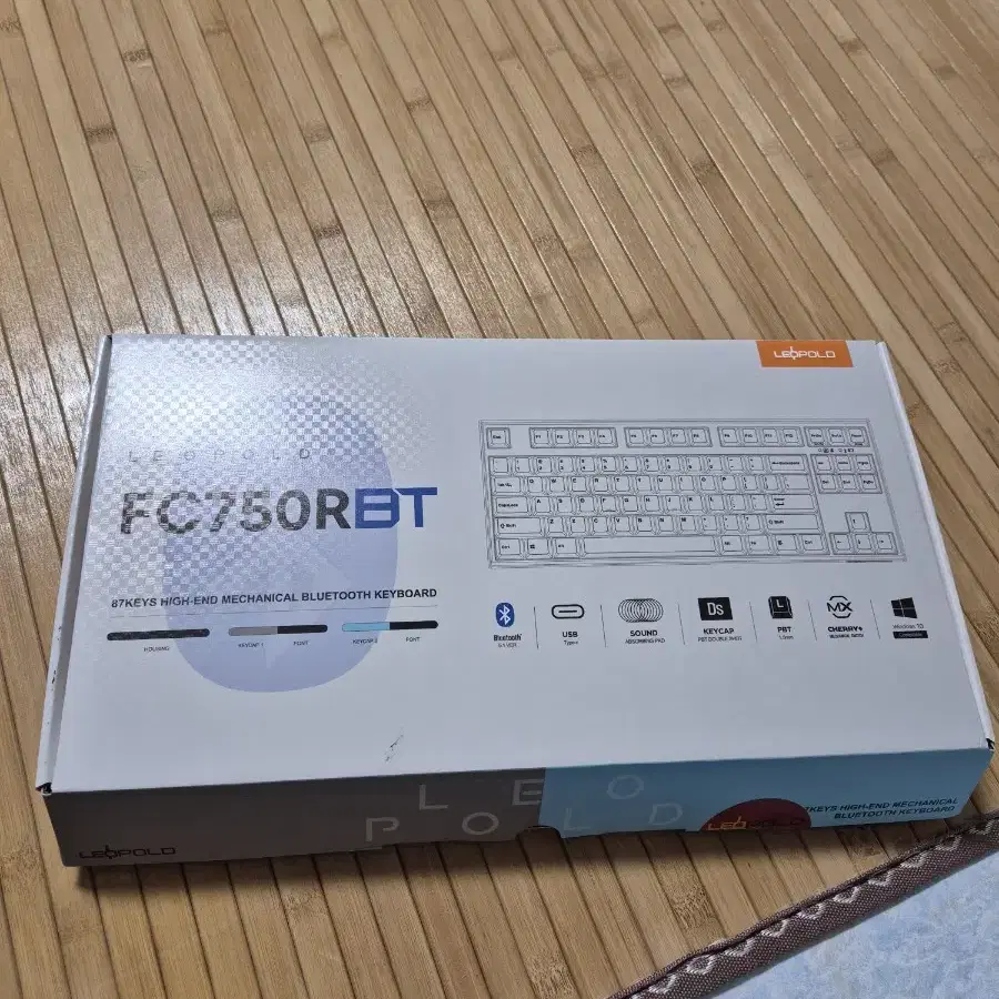 레어폴드 fc750rbt 갈축 키보드(사용감 x)