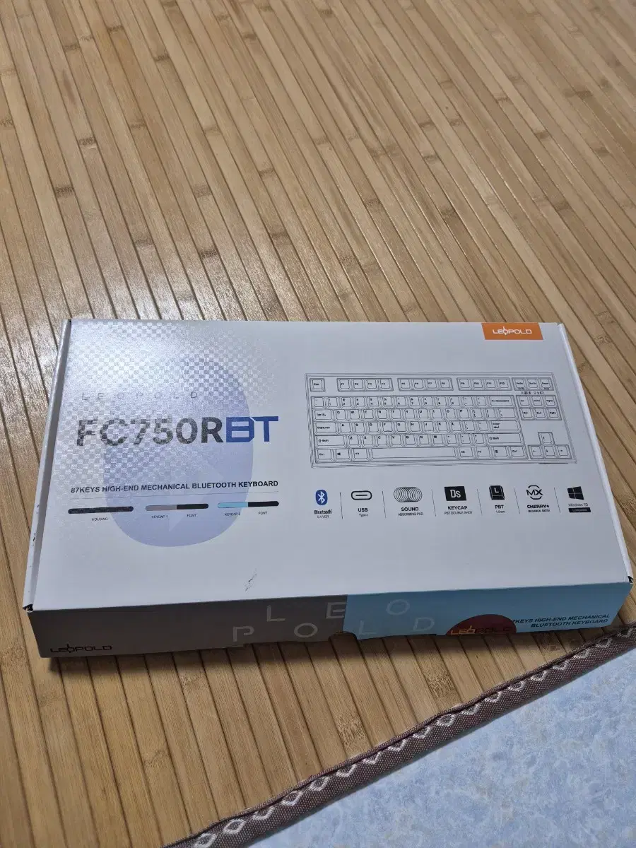 레어폴드 fc750rbt 갈축 키보드(사용감 x)