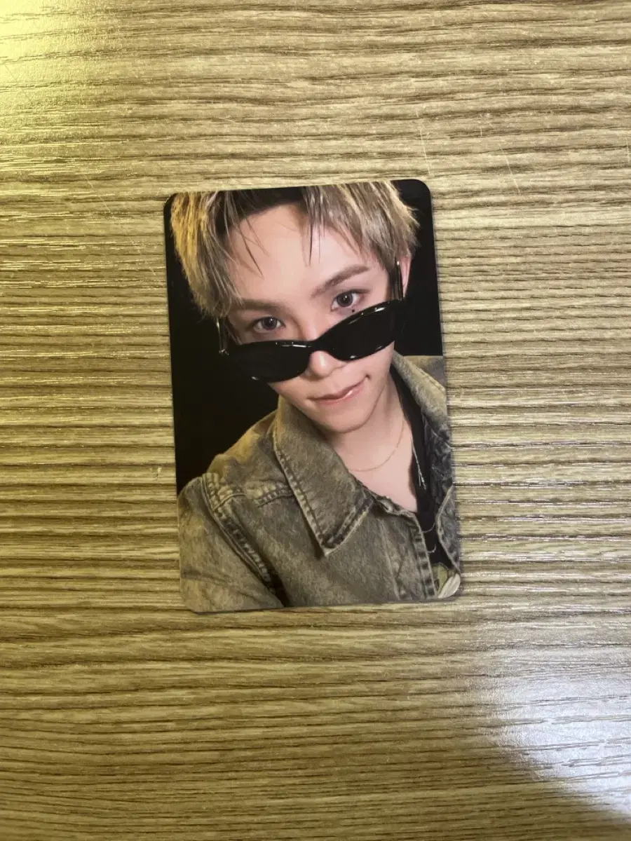 Just pay shipping for the riize photocard and take it away!!!