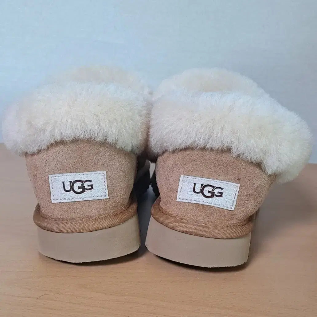 UGG 어그 니타 슬립온 240-250 체스트넛