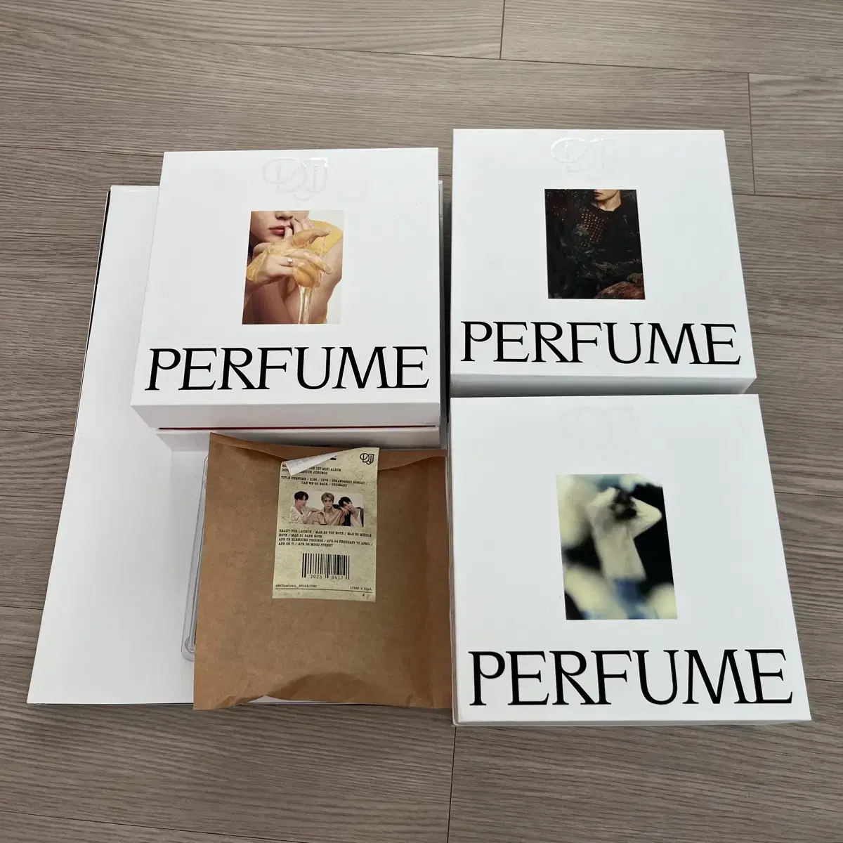 Unsealed album of Dojaejung Perfume han with set photocard 