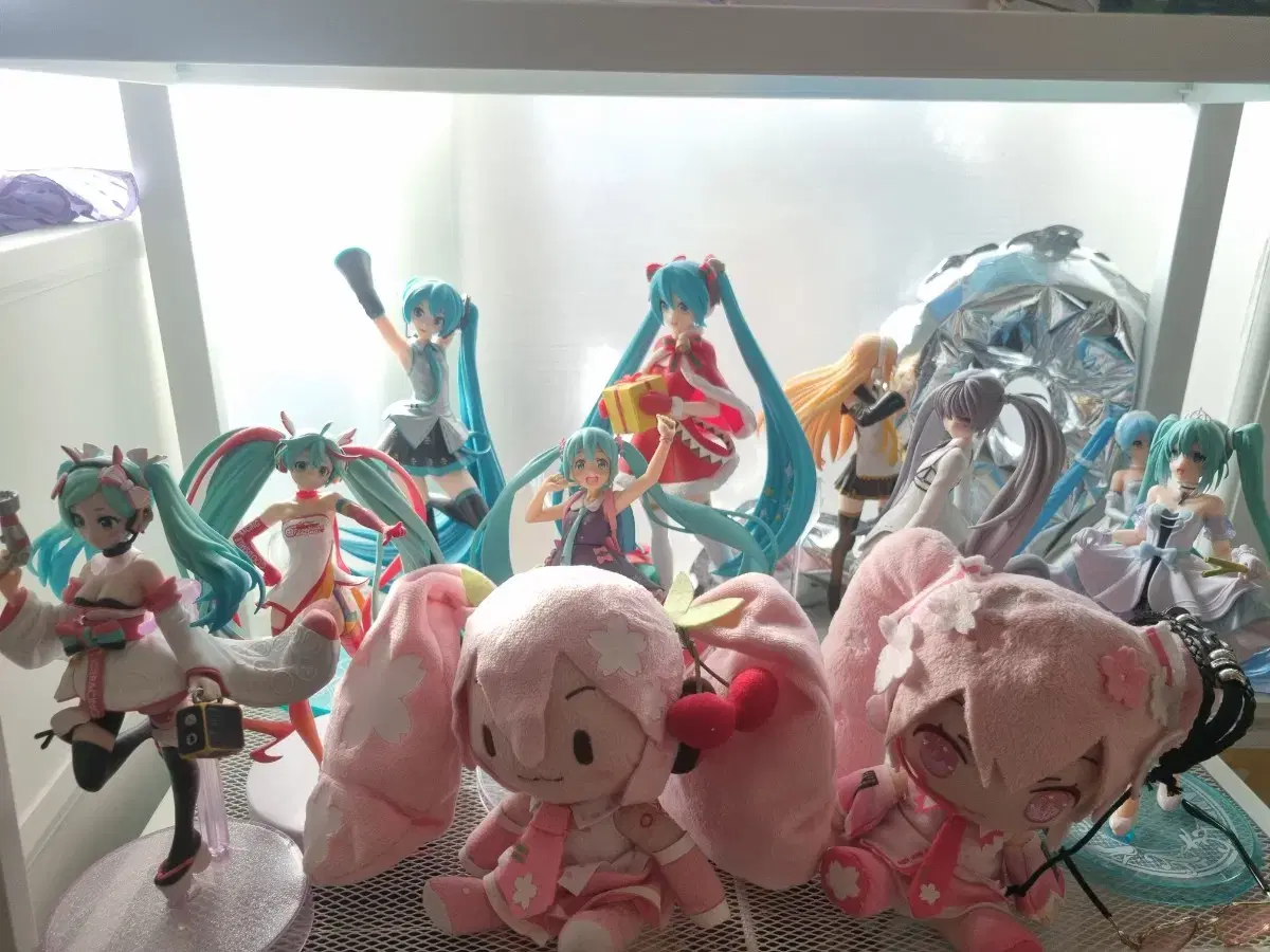 Select Hatsune Miku merchandise sell Figures doll acrylic