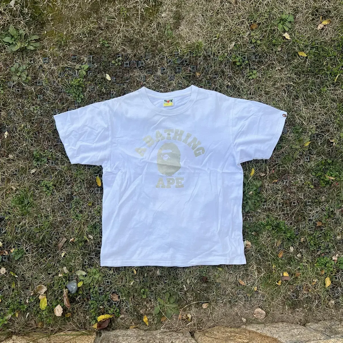 BAPE White & Gold Basic Short Sleeve(L)