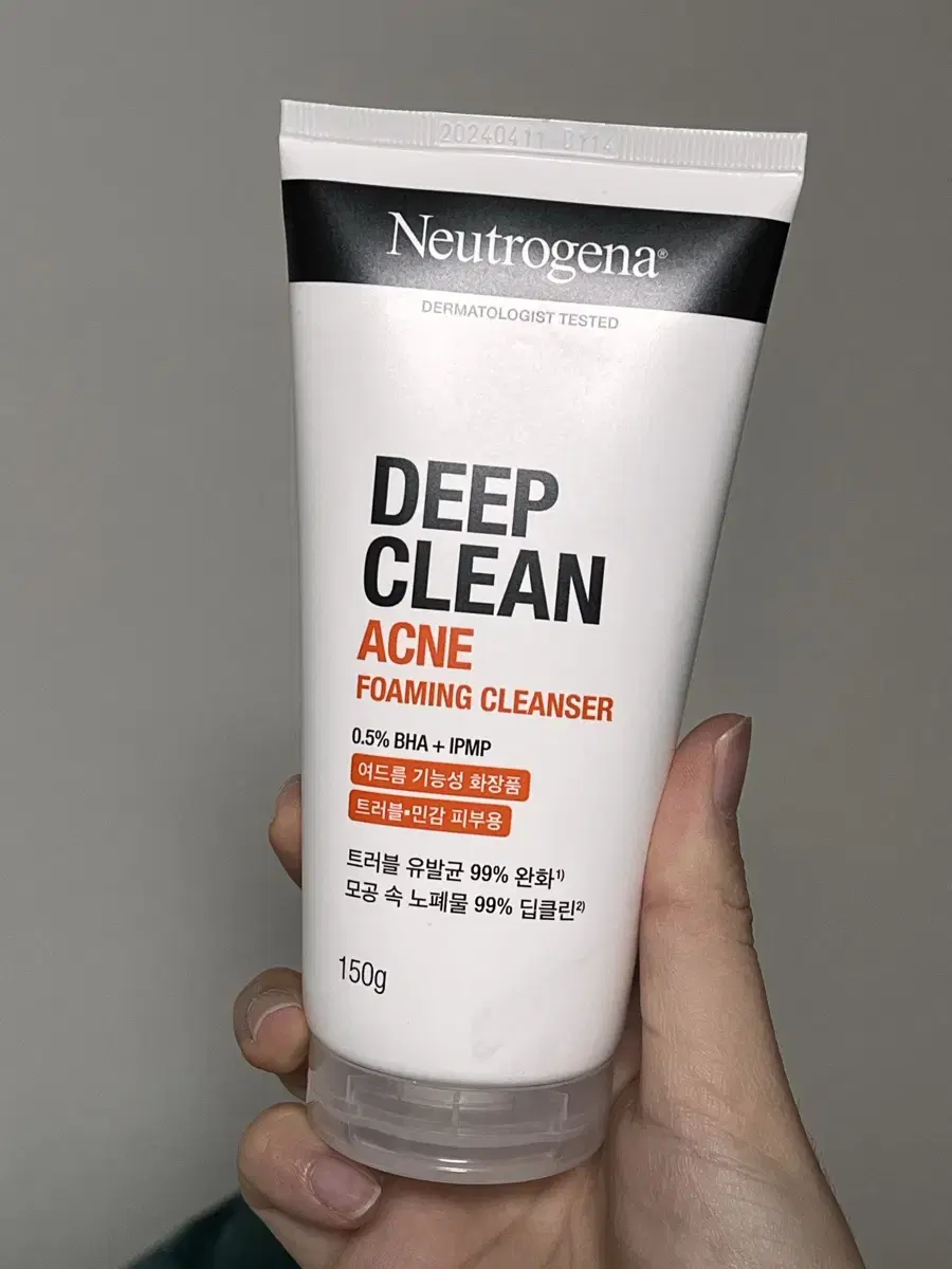 Neutrogena Deep Clean Arkne Foaming Cleanser 150g / Foaming Cleanser