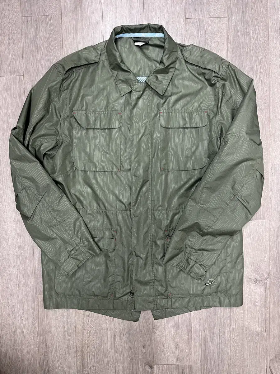 Nike SB Field Windbreaker L