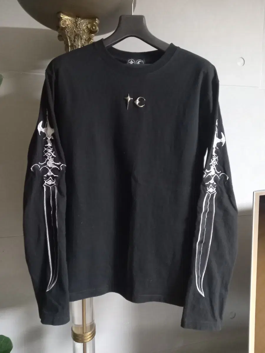 THUG CLUB sword long sleeve T-shirt