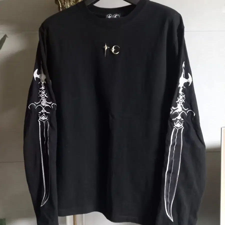 THUG CLUB sword long sleeve T-shirt