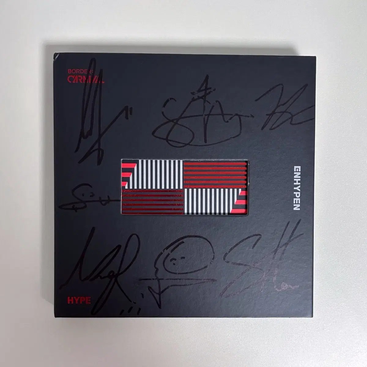 Signed with an enhypen album WTS