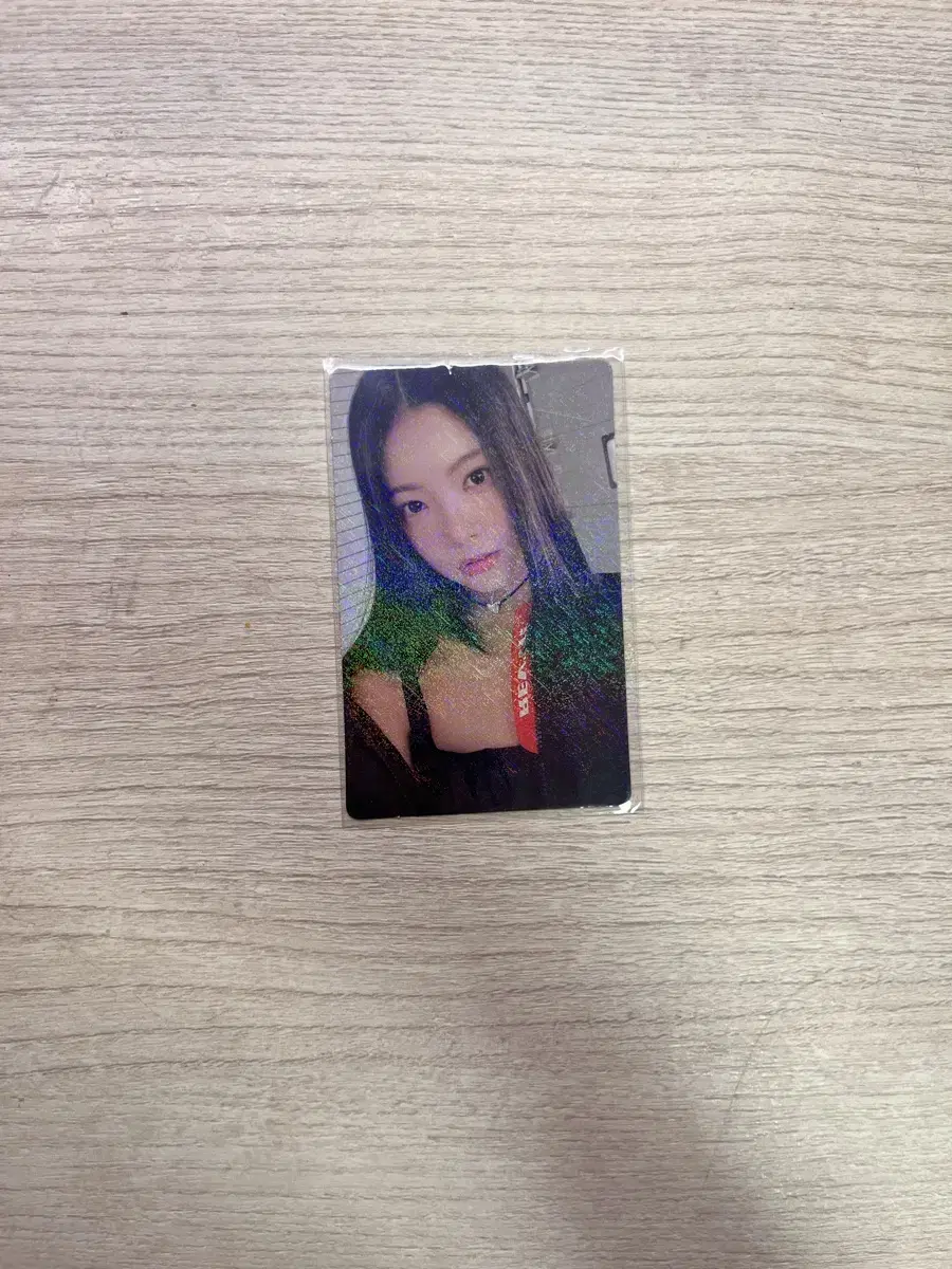 Bombshell) le sserafim hong eunchae Piares photocard sells