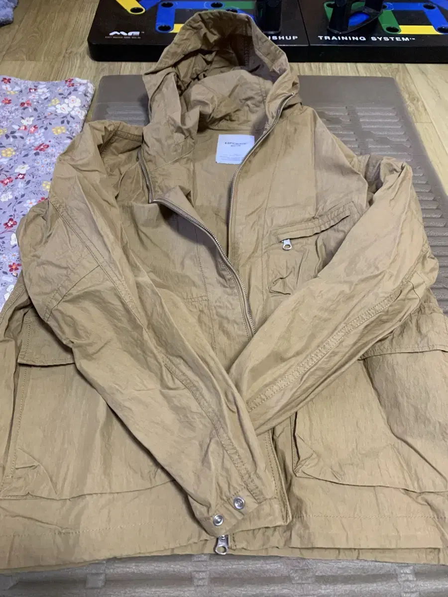 에스피오나지 ray wind parka Camel 카멜색