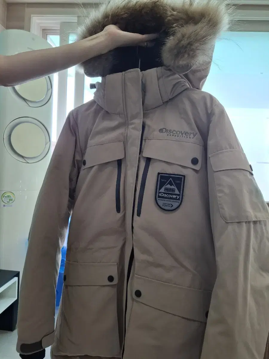 Discovery Goose Down Puffer Jacket (95) sells