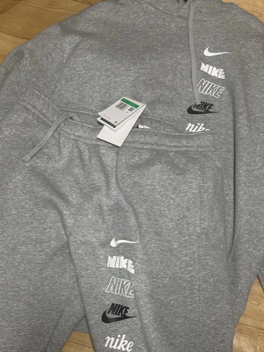 Nike hoodie, pants