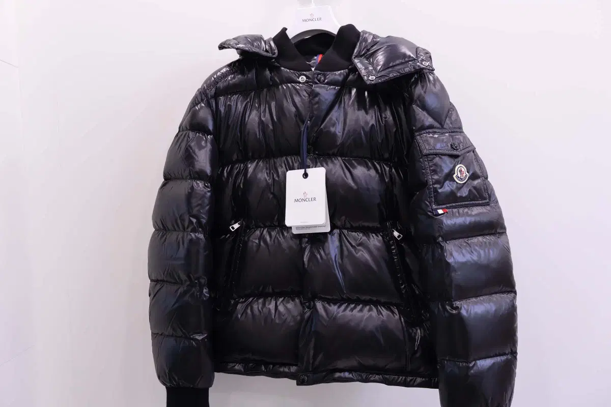 Moncler Maljasset Logo Padding j20911a000065963 S+ quality