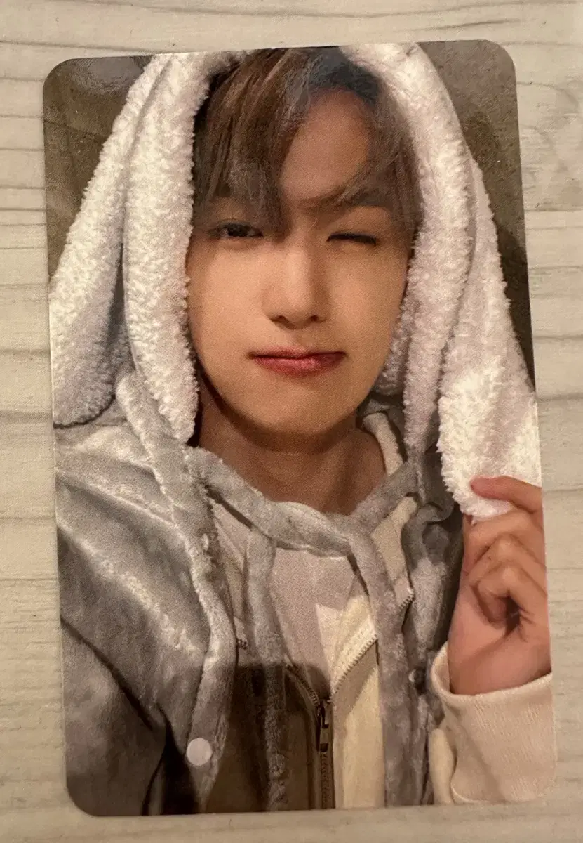 The Boyz hyunjae Beerwake Minirecord Bunny Blanket WTS