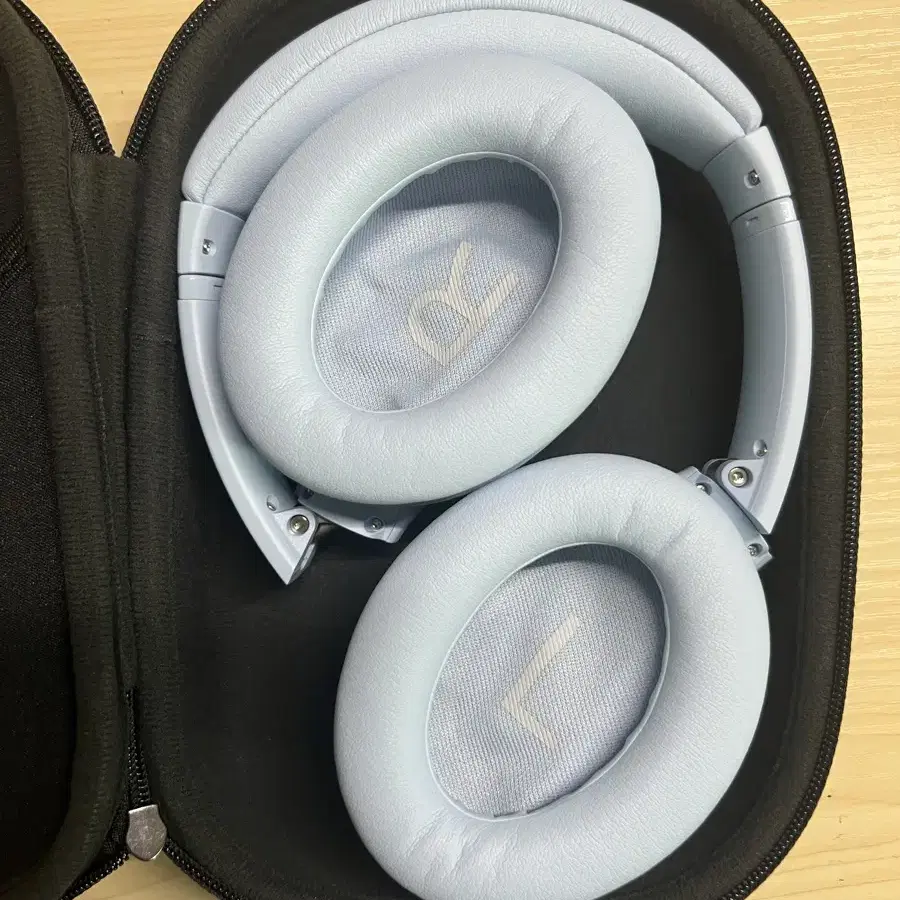 보스 quietcomfort headphones 문스톤블루 색상팝니다