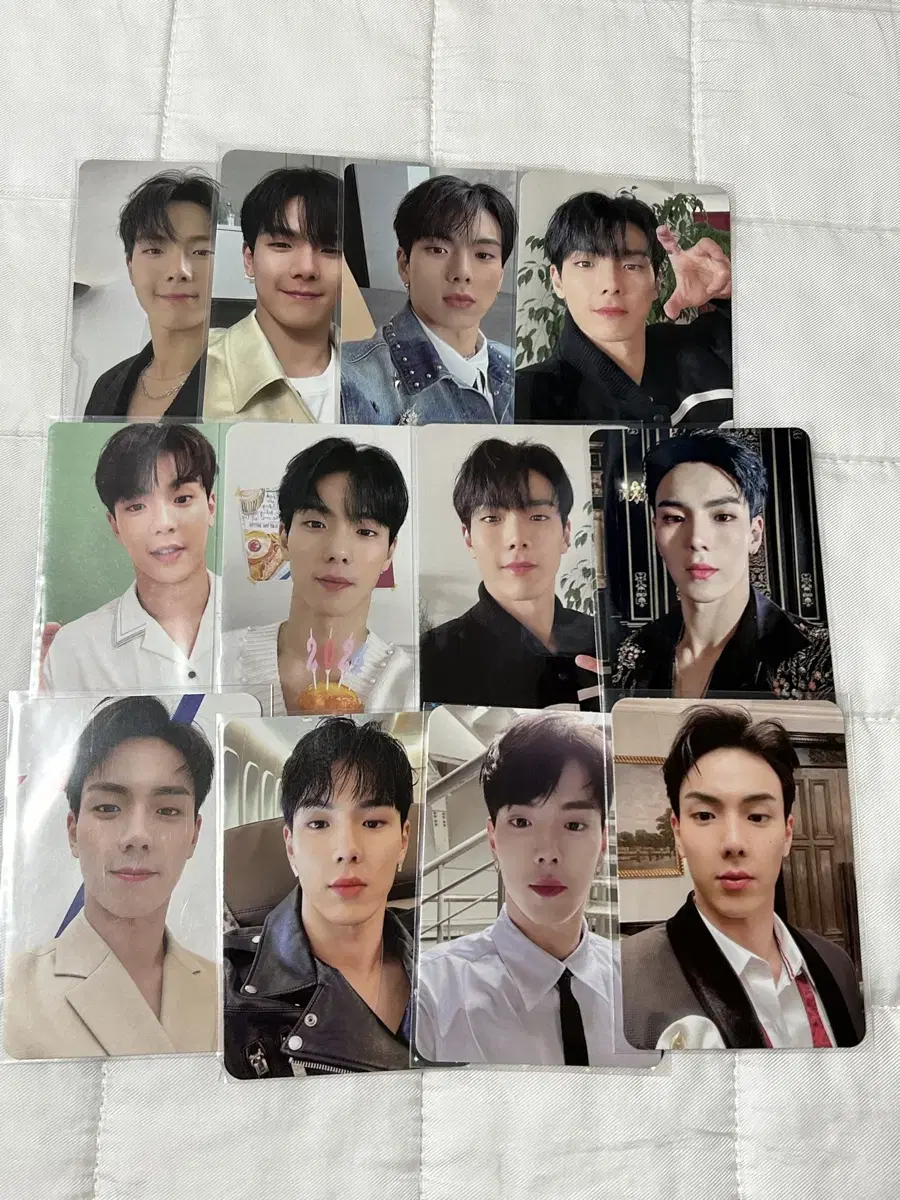 Monsta x shownu photocard in bulk