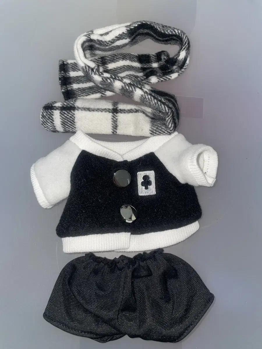 20cm Plush Doll Clothes Clover Winter Shawl Set