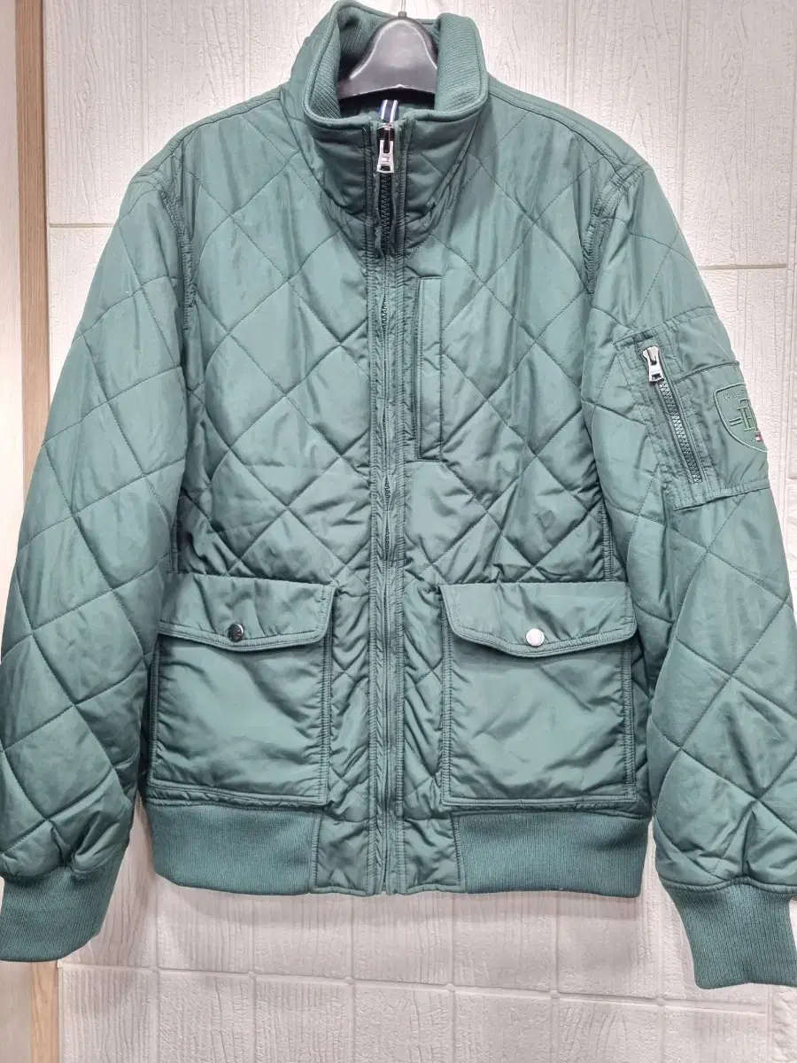 Tommy Hilfiger quilted padding size 100